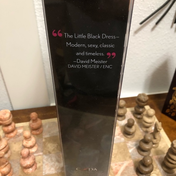 New in Box Barbie Basics Model No. 09 Collection 001 doll Black label blonde - Picture 7 of 10